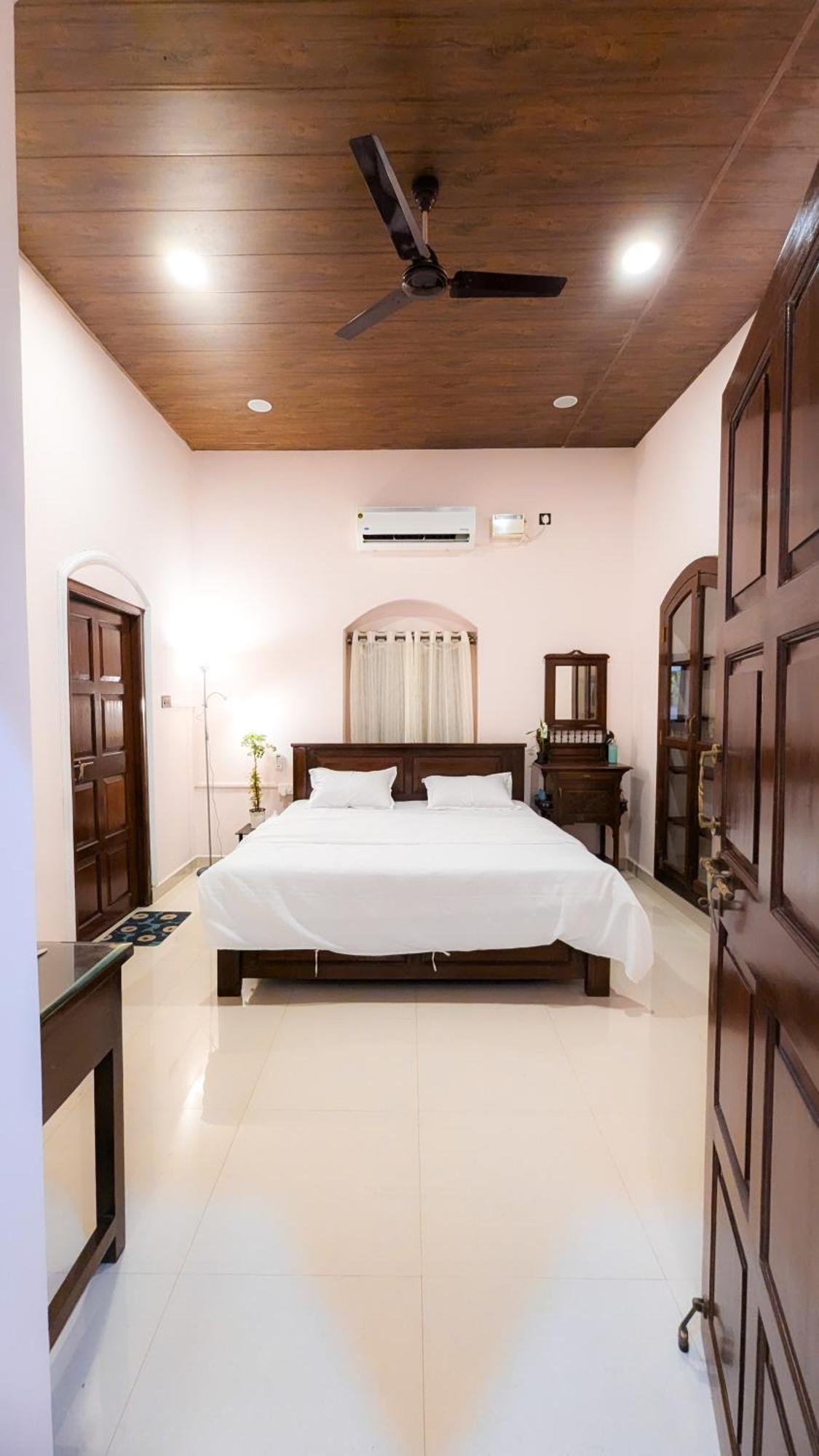 The First House By V3Homestay 4Bhk Private Pool 칼랑굿 외부 사진