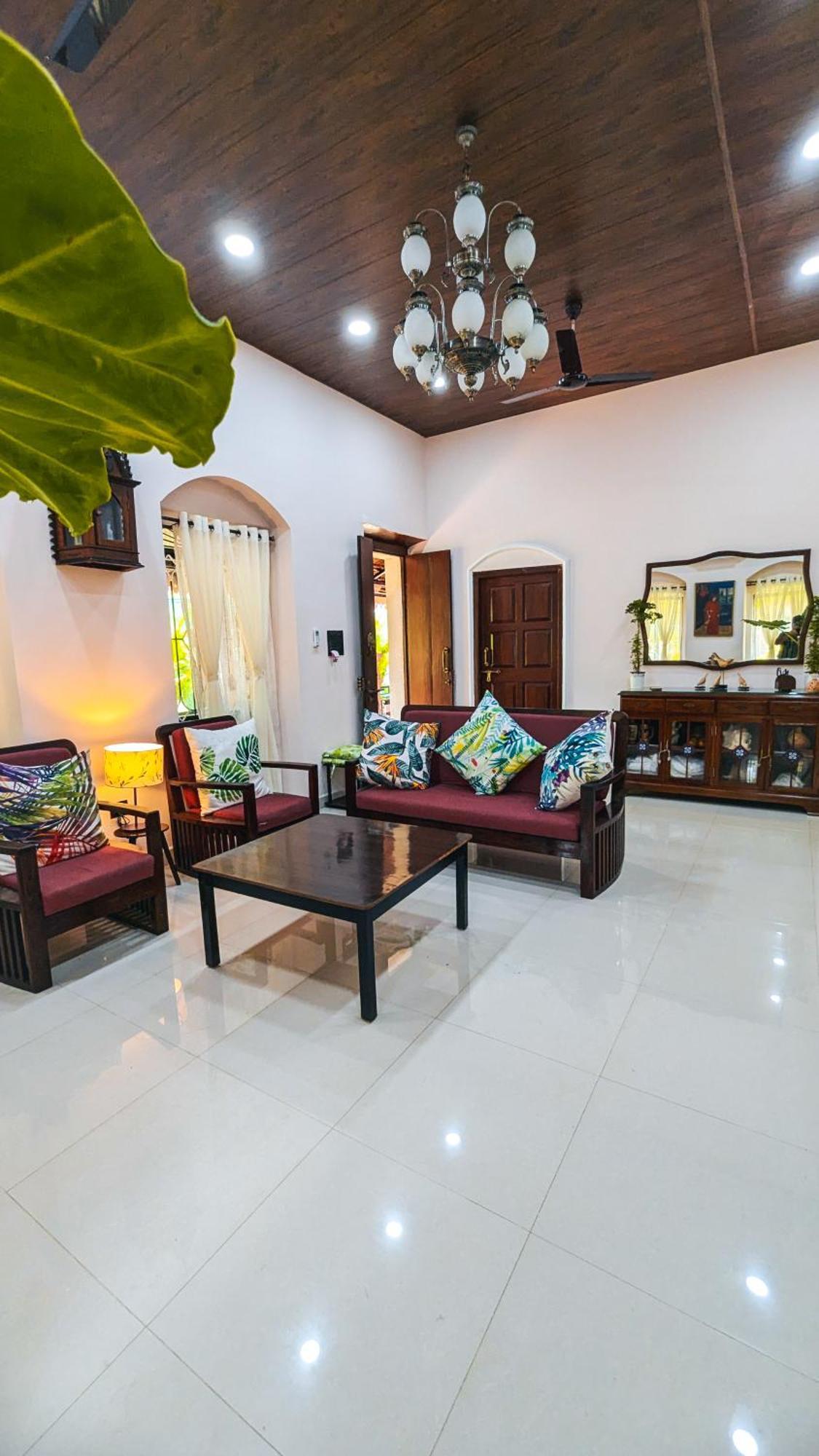 The First House By V3Homestay 4Bhk Private Pool 칼랑굿 외부 사진