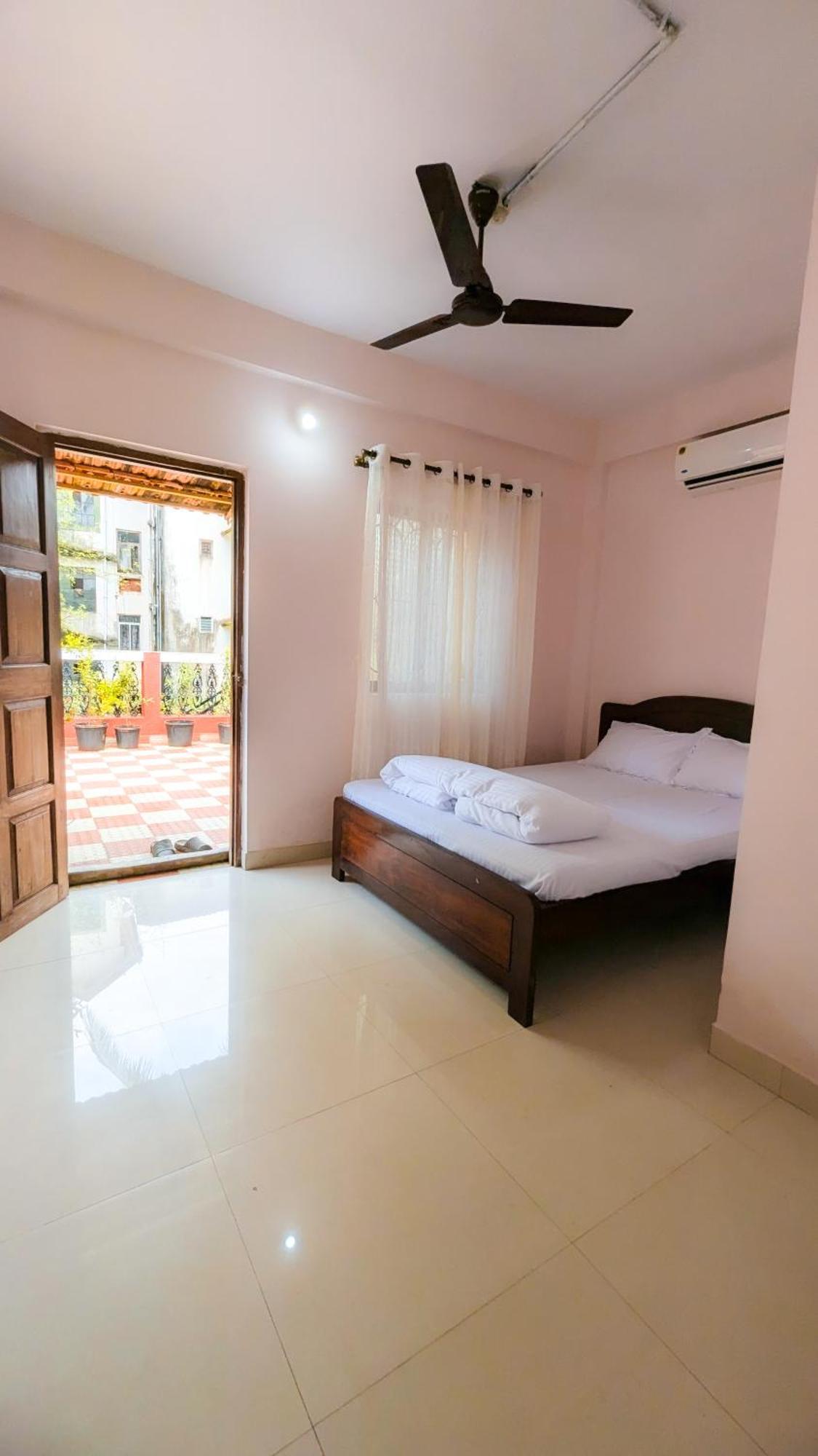 The First House By V3Homestay 4Bhk Private Pool 칼랑굿 외부 사진